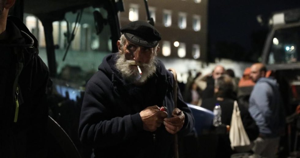 Δεκάδες τα τρακτέρ στο Σύνταγμα - Αν δεν λυθούν τα προβλήματα ο αγώνας θα συνεχιστεί
